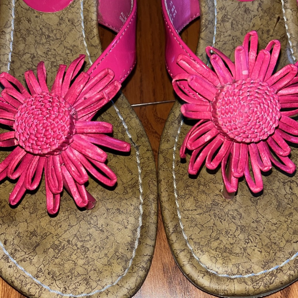 No boundaries shoe daisy 2” heel 71/2 - Picture 2 of 10